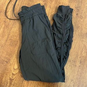 Lululemon beyond the studio jogger never worn